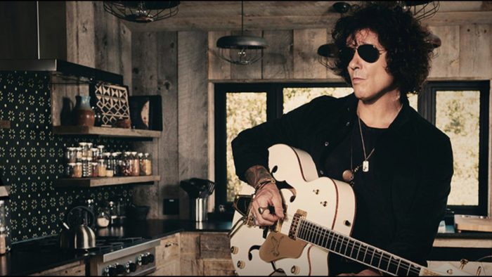 Enrique Bunbury lanza su álbum más personal Greta Garbo