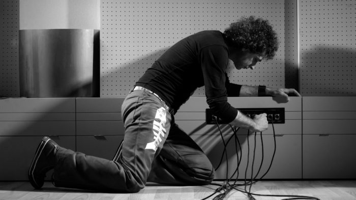 Gustavo Cerati en el estudio