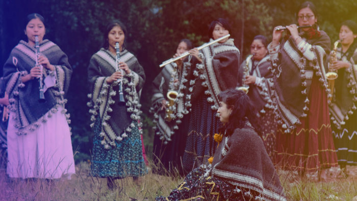 Mon Laferte graba documental en Oaxaca con la Orquesta de Mujeres del Viento Florido. La Banda Elástica